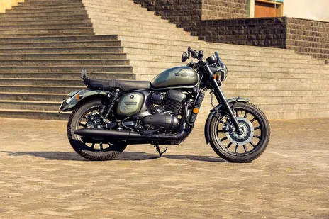 Jawa Moto 42 Dual Channel ABS Cosmic Carbon image